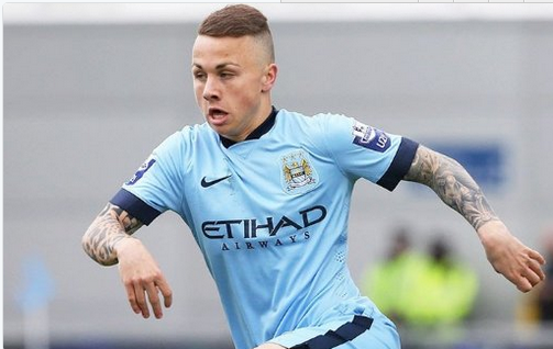 她还通过模 她还通过模