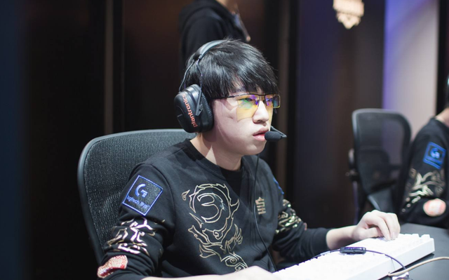 詹姆斯与以 詹姆斯与以