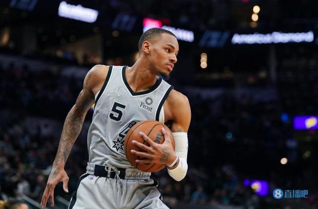 迪领先2杆 迪领先2杆